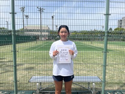硬式テニス部女子　１年３組曽我井光里さんが全日本選抜県予選で準優勝