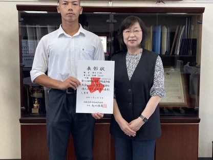 陸上競技部学生のインターハイ出場を大和田校長先生に報告しました